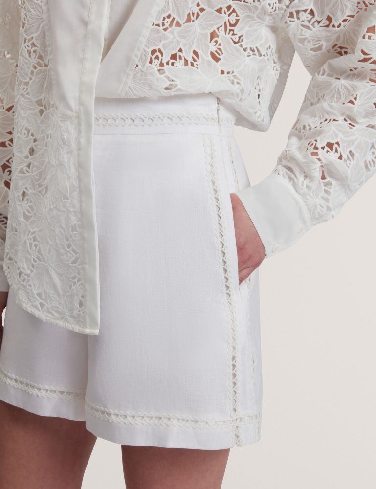 Ted Baker Buccia - Crochet Trim High Waisted Linen Shorts Blanche | 971345-AHK