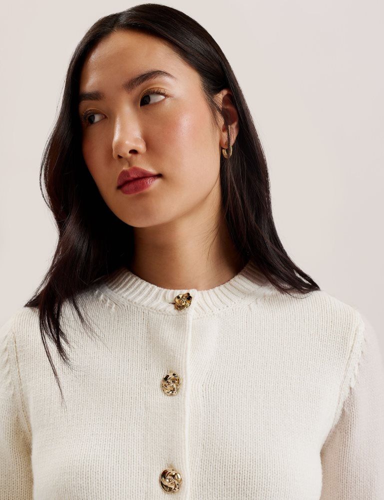 Ted Baker Jaycey - Rose Button Knitted Crew Neck Cardigan Blanche | 713645-OWR