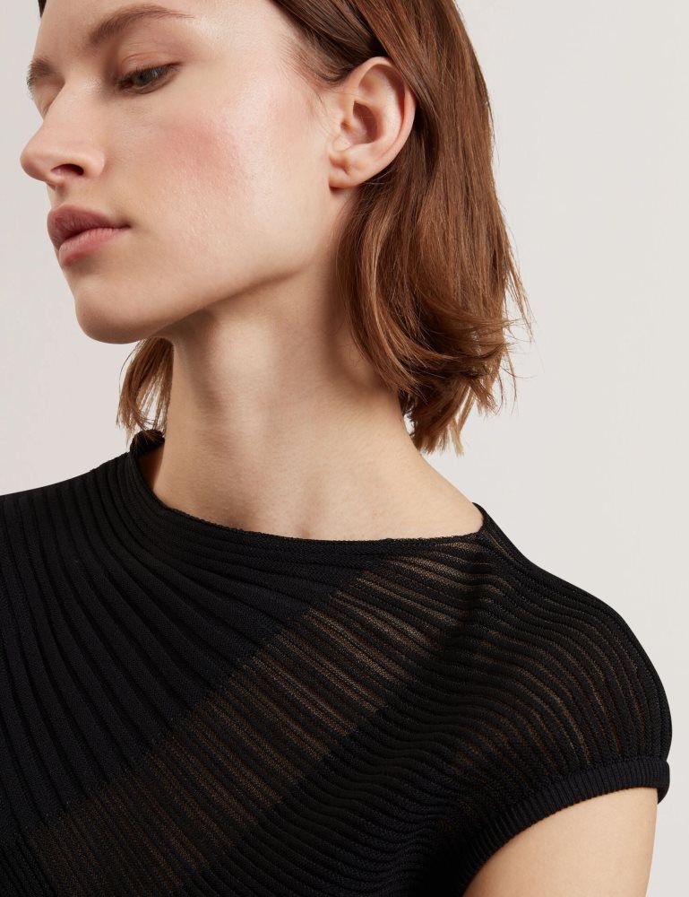 Ted Baker Layynii - Sheer Detail Engineered Knit Top Noir | 394261-SVW