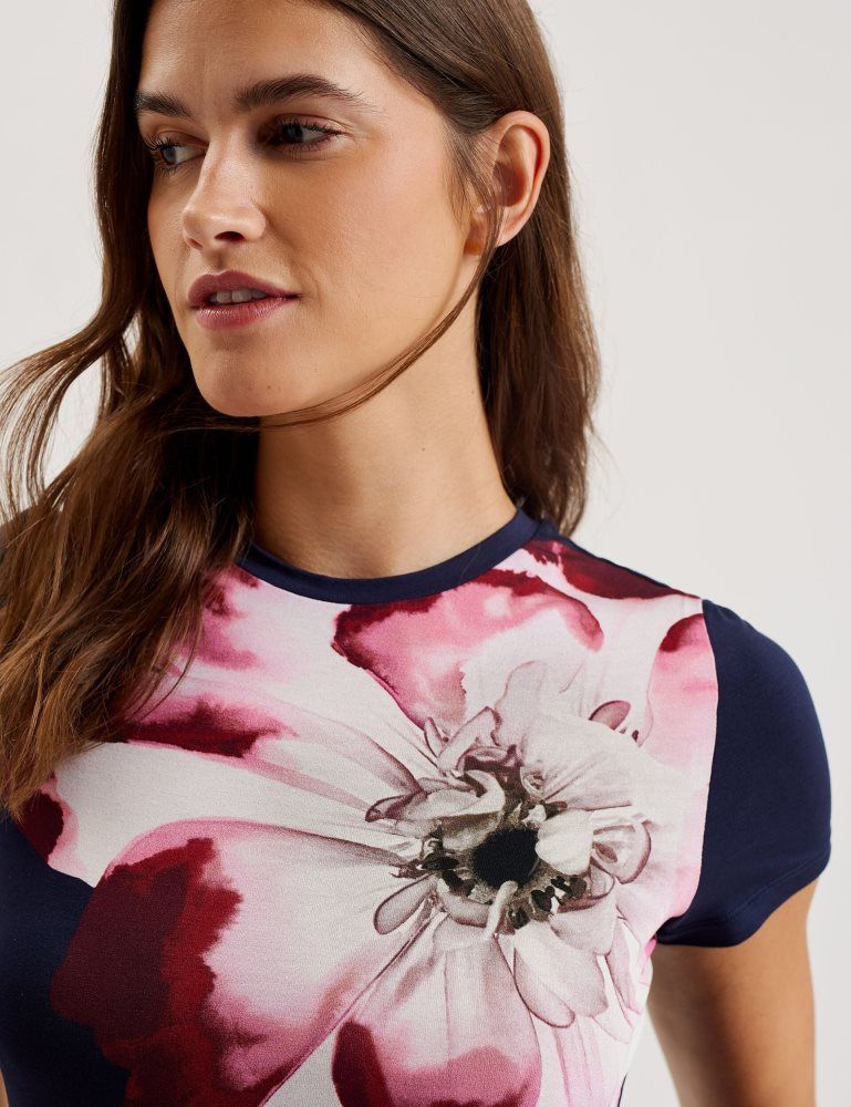 Ted Baker Louannn - Placement Print Crew Neck Fitted T-shirt Bleu Marine | 047319-ZFW