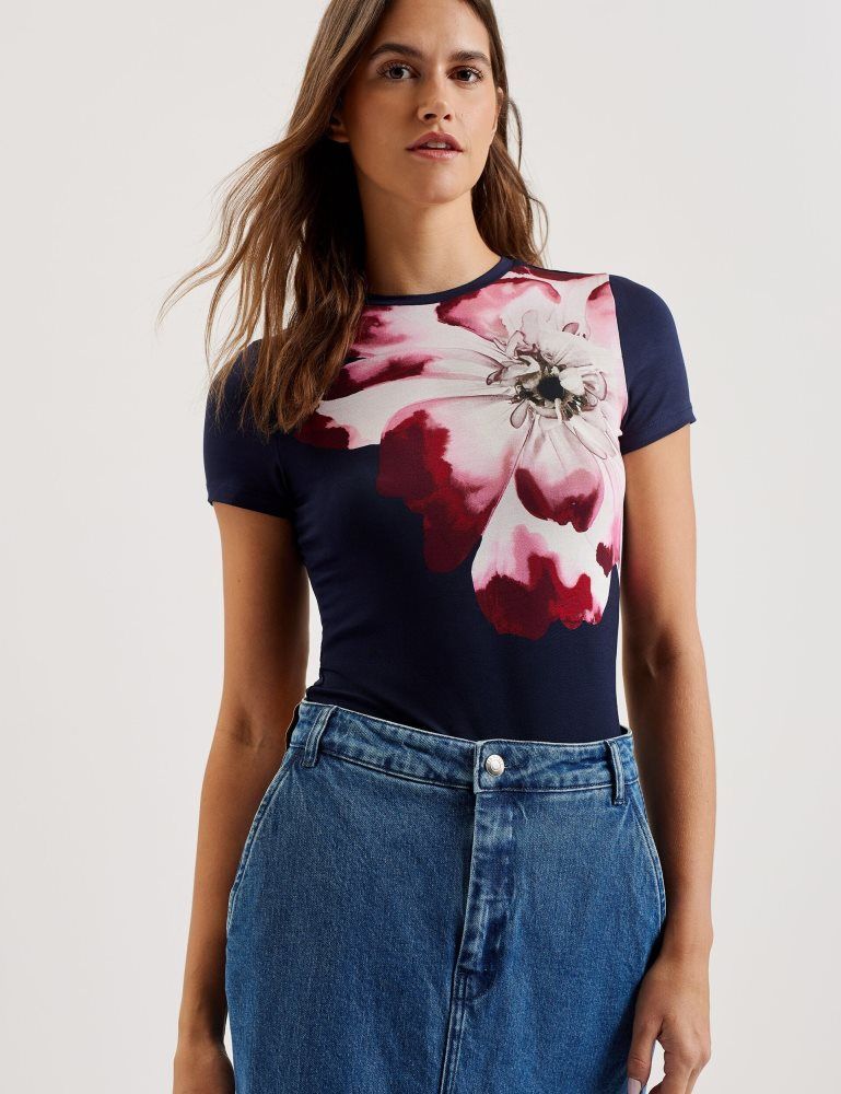 Ted Baker Louannn - Placement Print Crew Neck Fitted T-shirt Bleu Marine | 047319-ZFW