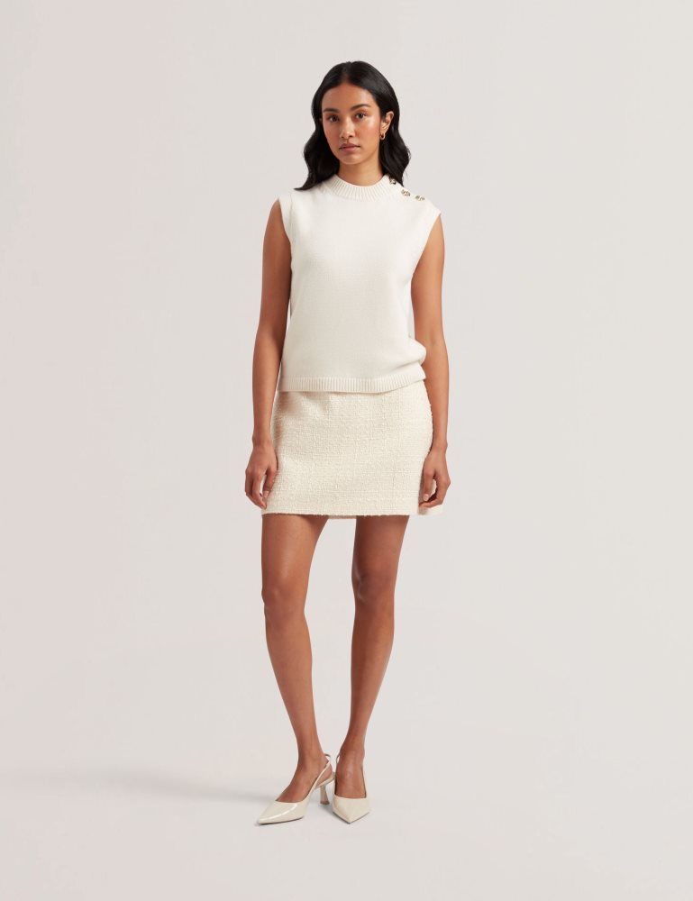 Ted Baker Rondher - Rose Button Wool Knit Tank Top Blanche | 835246-MIK